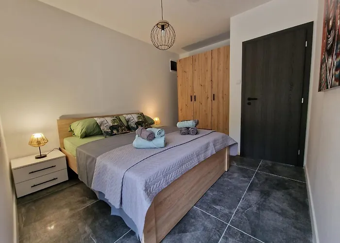 App Moonlight, Omisalj, Krk * Omišalj